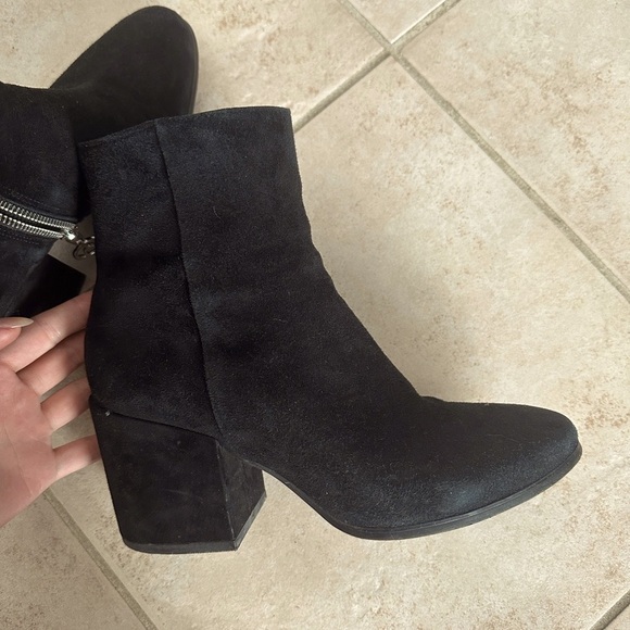 Women’s Wishbone collection shoes-heeled boots - Picture 2 of 8